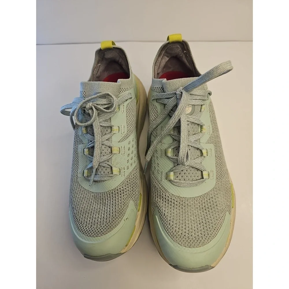The North Face Women's VECTIV Escape Hiking Shoes - Green Mist/Wrought Iron‎ 8.5